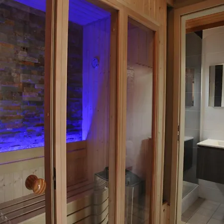 Comfortable, Renovated House Near